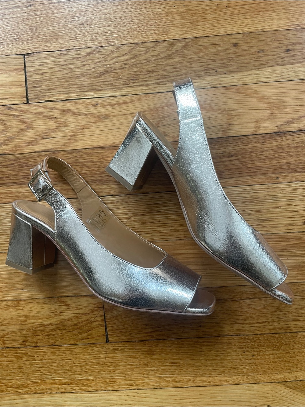 Bobbies Carmen Heel in Gold, Size 38 - Picture 3 of 3